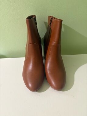 Old Navy Tan Zip Ankle Boots